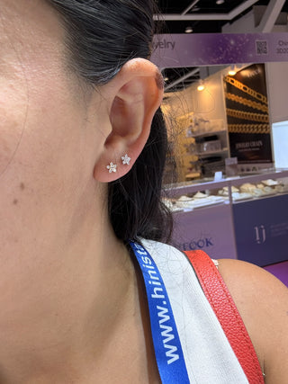 ARETES FLOR PEQUEÑOS DIAMANTES NATURALES