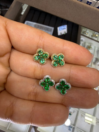 ARETES FLOR 4 PETALOS HALO DE DIAMANTES -NATURALES